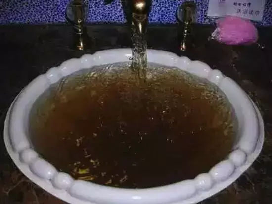 看看您家用的水管，是不銹鋼水管太貴，還是家人的健康不值得投資？